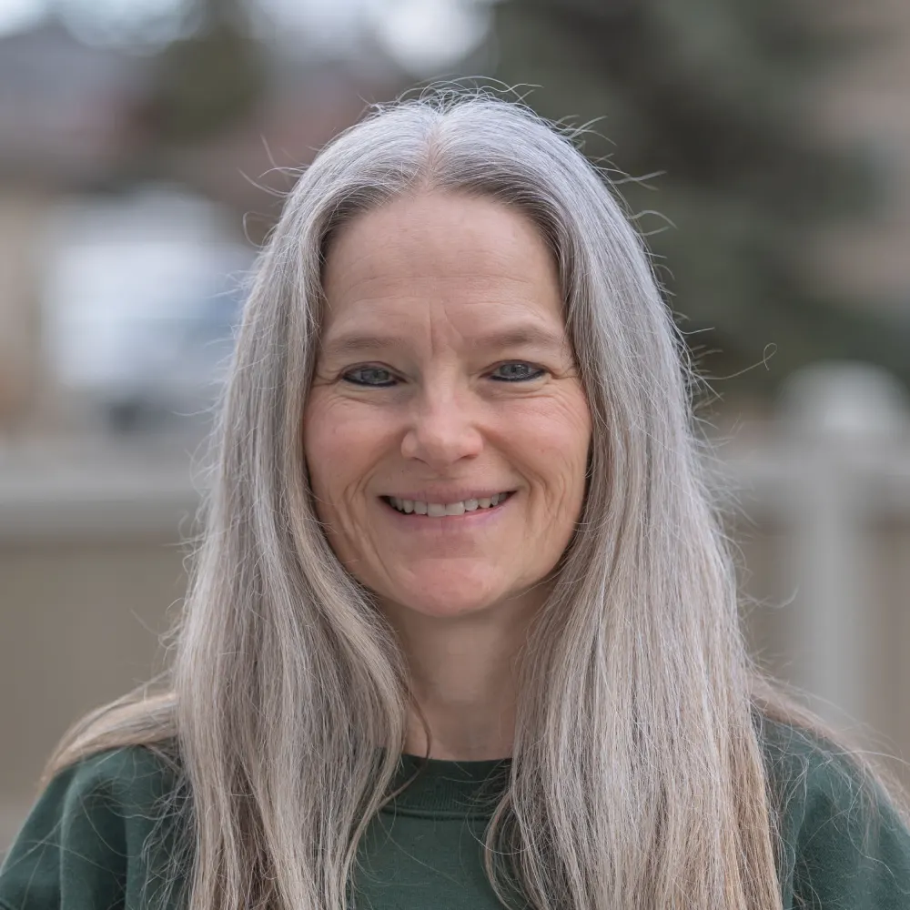 Profile picture of Alberta coloured pencil artist Rochelle Colgan